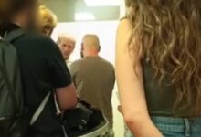 Αιγάλεω: Παρέμβαση Ρουβίκωνα στο Δημαρχείο - Γυναίκα με προβλήματα υγείας ζει χωρίς ρεύμα 8 μήνες 27