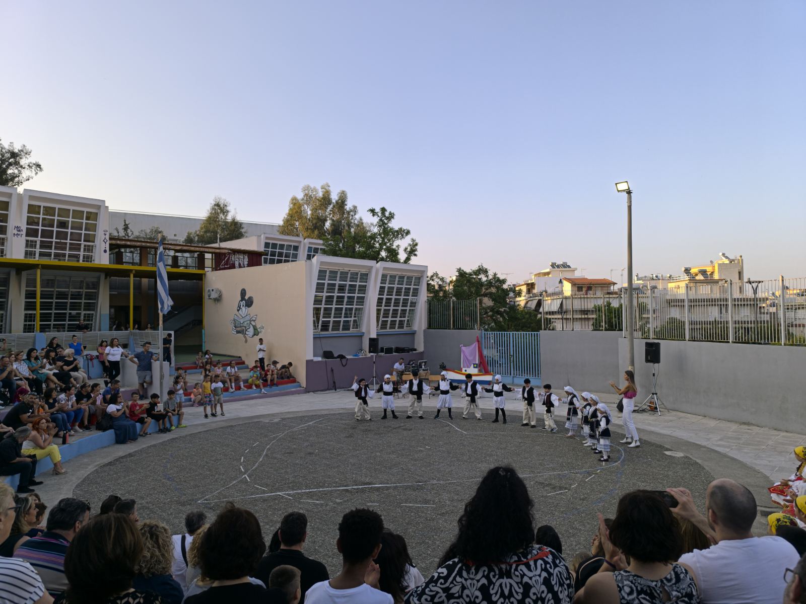 Τελετές λήξης σε σχολεία του Χαϊδαρίου 4 Τελετές λήξης σε σχολεία του Χαϊδαρίου 3