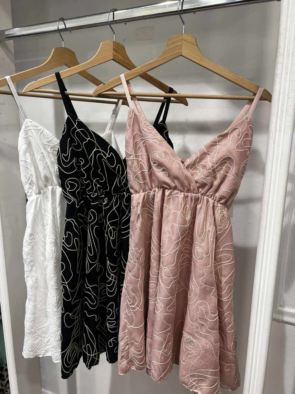 "Be Queen of Fashion": -50% σε όλα τα ρούχα, ακόμη και στις ολοκαίνουργιες καλοκαιρινές παραλαβές! 5 "Be Queen of Fashion": -50% σε όλα τα ρούχα, ακόμη και στις ολοκαίνουργιες καλοκαιρινές παραλαβές! 4