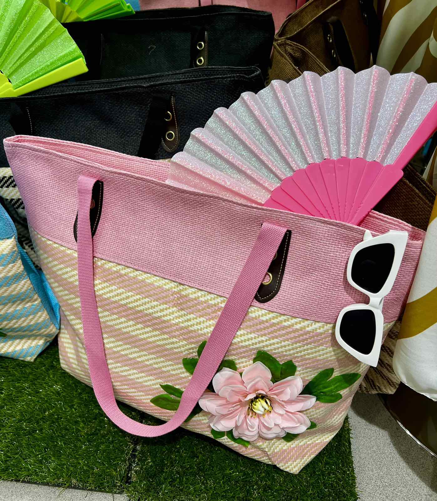 "Be Queen of Fashion": -50% σε όλα τα ρούχα, ακόμη και στις ολοκαίνουργιες καλοκαιρινές παραλαβές! 25 "Be Queen of Fashion": -50% σε όλα τα ρούχα, ακόμη και στις ολοκαίνουργιες καλοκαιρινές παραλαβές! 24