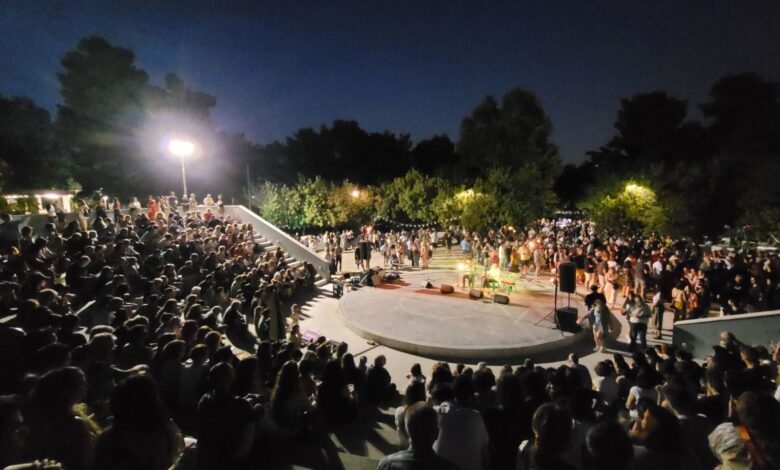 Χαϊδάρι: Πλήθος κόσμου στο Athens Irish Festival - Τελευταία μέρα σήμερα 2 Χαϊδάρι: Πλήθος κόσμου στο Athens Irish Festival - Τελευταία μέρα σήμερα 1