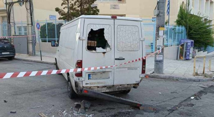 Κινηματογραφική καταδίωξη στη Γρηγορούσα, πυροβολισμοί και συγκρούσεις 2 Κινηματογραφική καταδίωξη στη Γρηγορούσα, πυροβολισμοί και συγκρούσεις 1