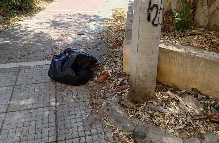 "Ντροπή με όλους τους δημάρχους. Μόνοι μας καθαρίζουμε!" 2 "Ντροπή με όλους τους δημάρχους. Μόνοι μας καθαρίζουμε!" 1