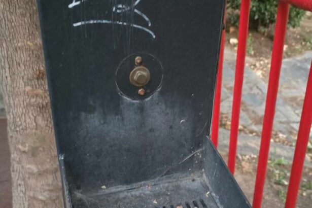 "Η παιδική χαρά μας έχει ταπωμένη βρύση" 43