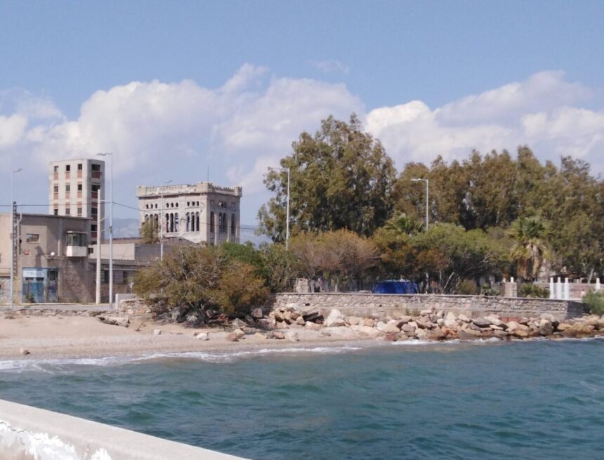 Σχεδιάζουν νέο λιμάνι για πετρελαιοειδή απόβλητα μπροστά στον εμβληματικό Κρόνο 1