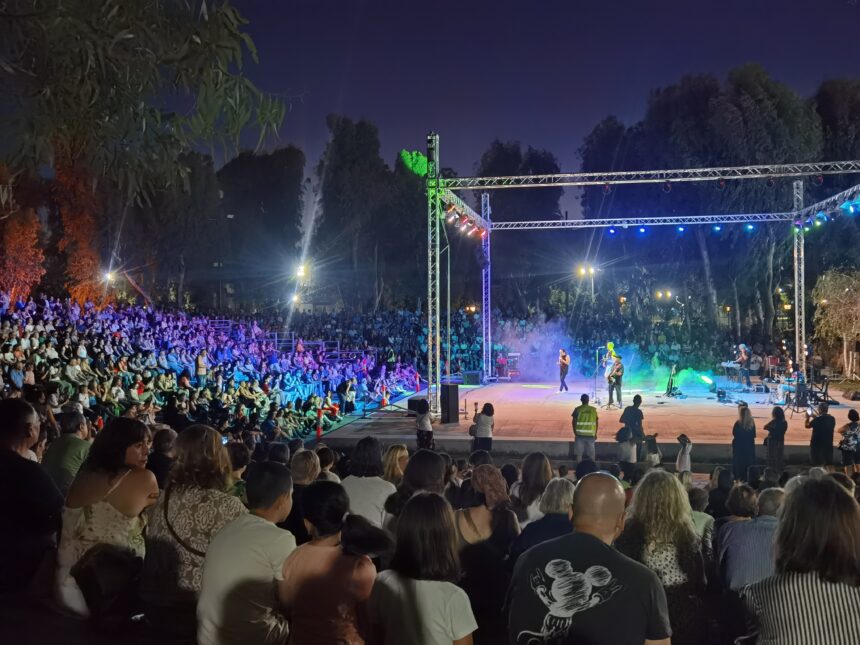 Το αξέχαστο πάρτι με τον Πασχάλη στο Άλσος Περιστερίου – Έκρηξη νοσταλγίας, ενέργειας και αυθεντικής διασκέδασης - Βίντεο 1