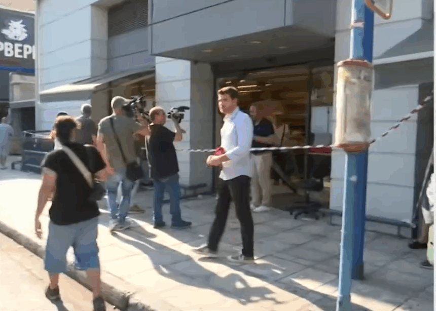 Τροχαίο στην Πέτρου Ράλλη: Ποια είναι η κατάσταση των τριών τραυματιών από την "εισβολή" ΙΧ σε σούπερ μάρκετ 2 Τροχαίο στην Πέτρου Ράλλη: Ποια είναι η κατάσταση των τριών τραυματιών από την "εισβολή" ΙΧ σε σούπερ μάρκετ 1