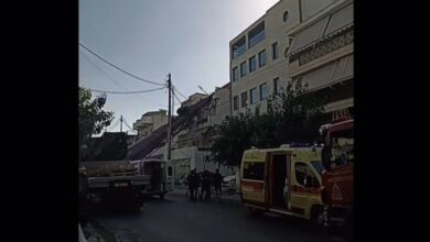 Γερανοφόρο όχημα έπεσε πάνω σε σπίτι στο Περιστέρι 9