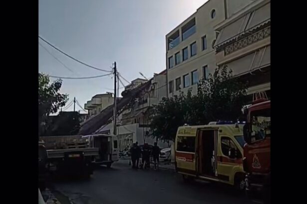 Γερανοφόρο όχημα έπεσε πάνω σε σπίτι στο Περιστέρι 55