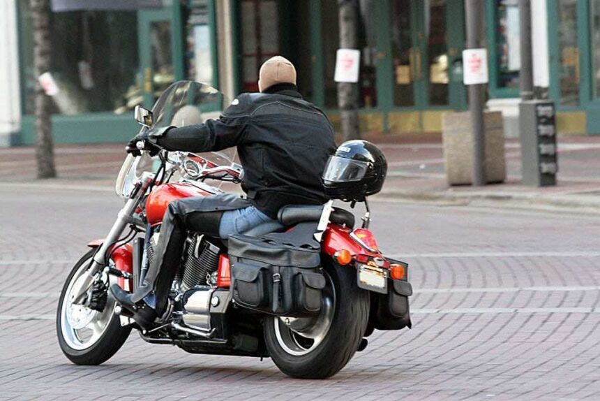 "Καταιγίδα" προστίμων σε δίκυκλα και πατίνια με τον νέο ΚΟΚ 1