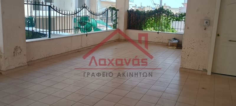 Αγία Βαρβάρα: Πωλείται διαμέρισμα με απίστευτη θέα 4 Αγία Βαρβάρα: Πωλείται διαμέρισμα με απίστευτη θέα 3