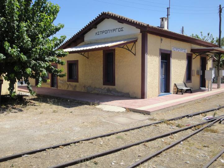 Δυτική Αττική: Ένας Σταθμός του Τρικούπη παρατημένος στη φθορά του χρόνου 1