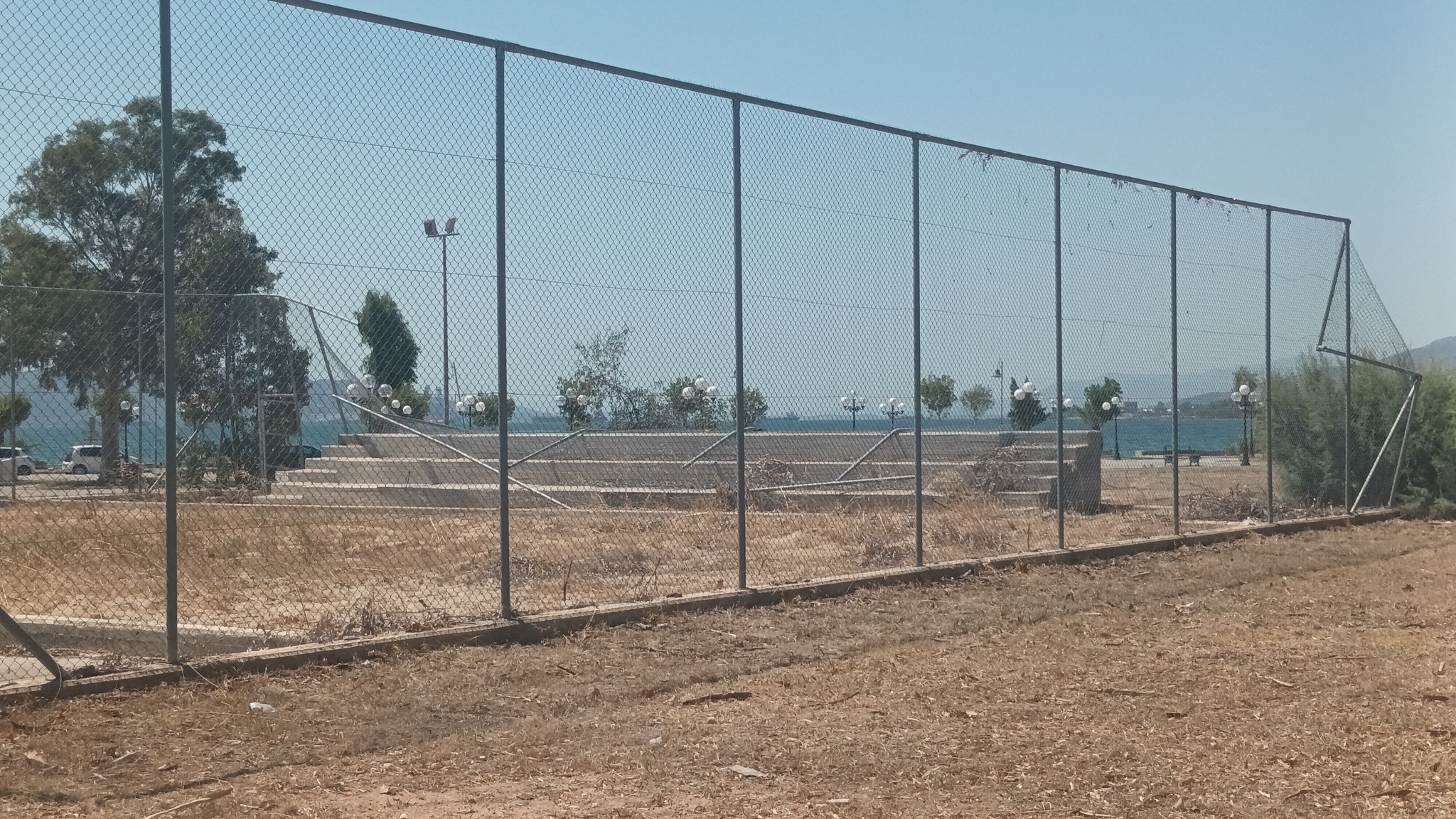 Βόλτα στην Παραλία Ασπροπύργου μια ηλιόλουστη μέρα 10 Βόλτα στην Παραλία Ασπροπύργου μια ηλιόλουστη μέρα 9