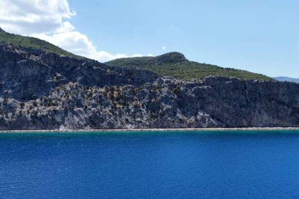 Αυτός είναι ο πιο εντυπωσιακός δρόμος της Αττικής - Στην "κόψη" βουνού και θάλασσας 11