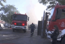 Φωτιά σε εργοστάσιο στο Αιγάλεω - Προσπάθεια να μην επεκταθεί σε άλλες εγκαταστάσεις 29
