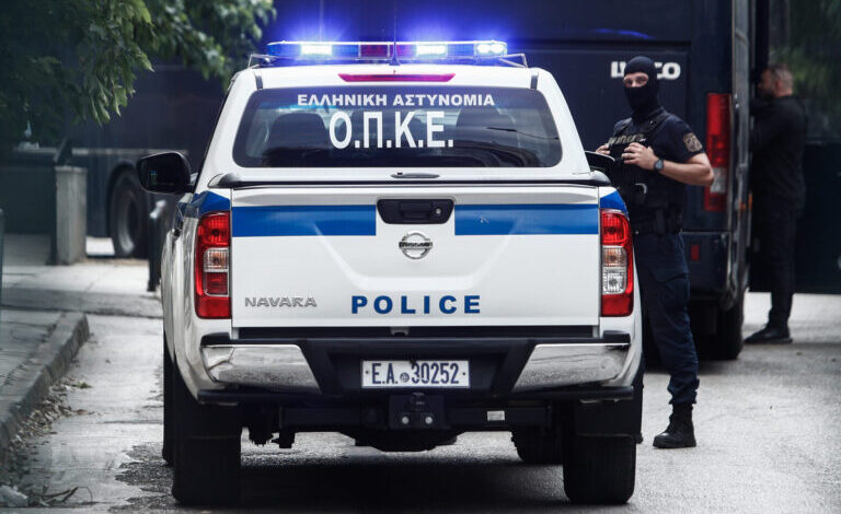 Ασπρόπυργος: Σε εξέλιξη αστυνομική επιχείρηση μετά τον καταιγισμό πυροβολισμών 2 Ασπρόπυργος: Σε εξέλιξη αστυνομική επιχείρηση μετά τον καταιγισμό πυροβολισμών 1