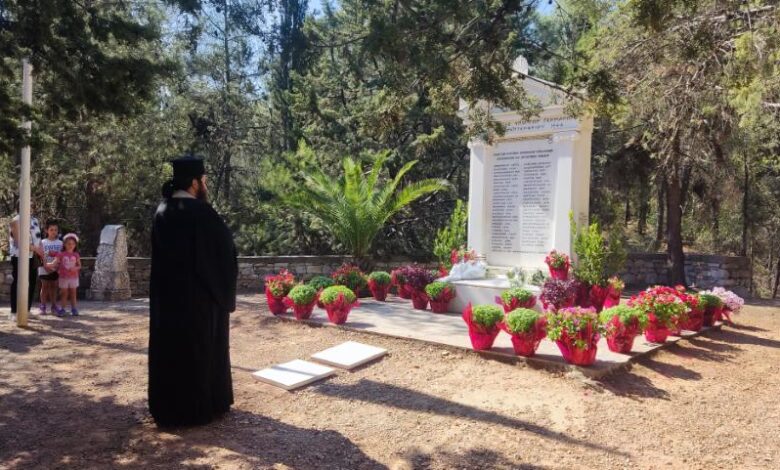 Συγκινητικό το μνημόσυνο των 59 εκτελεσμένων από τους Ναζί στον Διομήδειο Κήπο 2 Συγκινητικό το μνημόσυνο των 59 εκτελεσμένων από τους Ναζί στον Διομήδειο Κήπο 1