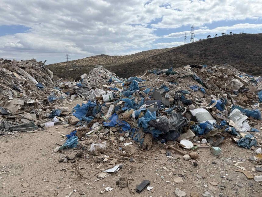 Συλλήψεις και κατασχέσεις φορτηγών και εκσκαφέων για παράνομη ρίψη μπάζων 1