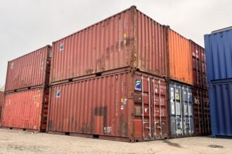 Κατασχέθηκαν 17 κοντέινερ με λαθραία ρούχα στην Ελευσίνα 56