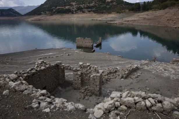 ΕΥΔΑΠ: Νερό για δεκαετίες, ακόμα και εάν επιβεβαιωθούν τα χειρότερα κλιματικά σενάρια 35