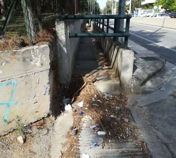 "Σκουπίδια μηνών στο Χαϊδάρι" 1