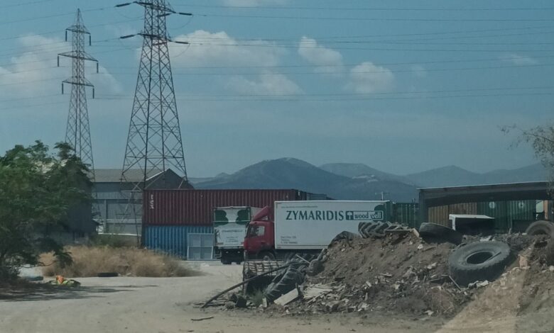 Οι απερίγραπτοι κάθετοι δρόμοι στην Εθνική Οδού Αθηνών Κορίνθου 1