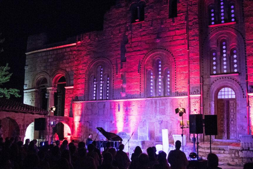 Μουσικές του Μεσαίωνα στη Μονή Δαφνίου - Είσοδος δωρεάν 1