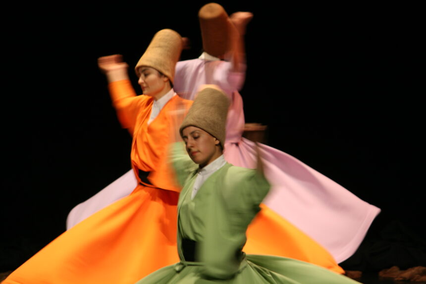 Οι περίφημοι Περιστρεφόμενοι Δερβίσηδες στον Αρχαιολογικό Χώρο Ελευσίνας, με σπουδαία Βυζαντινή Χορωδία 2 Οι περίφημοι Περιστρεφόμενοι Δερβίσηδες στον Αρχαιολογικό Χώρο Ελευσίνας, με σπουδαία Βυζαντινή Χορωδία 1