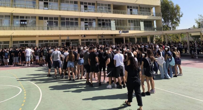 Ο αγιασμός στα σχολεία του Χαϊδαρίου 1