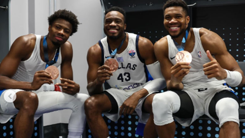 Τα τρία αδέρφια από τα Σεπόλια και η γαλάζια καρδιά 2 Τα τρία αδέρφια από τα Σεπόλια και η γαλάζια καρδιά 1