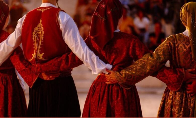 Σε εξέλιξη οι εγγραφές στο Τμήμα Παραδοσιακών Χορών της Στέγης Πολιτισμού Γρηγορούσας 2 Σε εξέλιξη οι εγγραφές στο Τμήμα Παραδοσιακών Χορών της Στέγης Πολιτισμού Γρηγορούσας 1