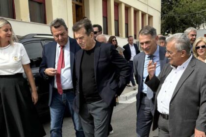 Επίσκεψη Χρυσοχοΐδη στο Νοσοκομείο Αγία Βαρβάρα 7