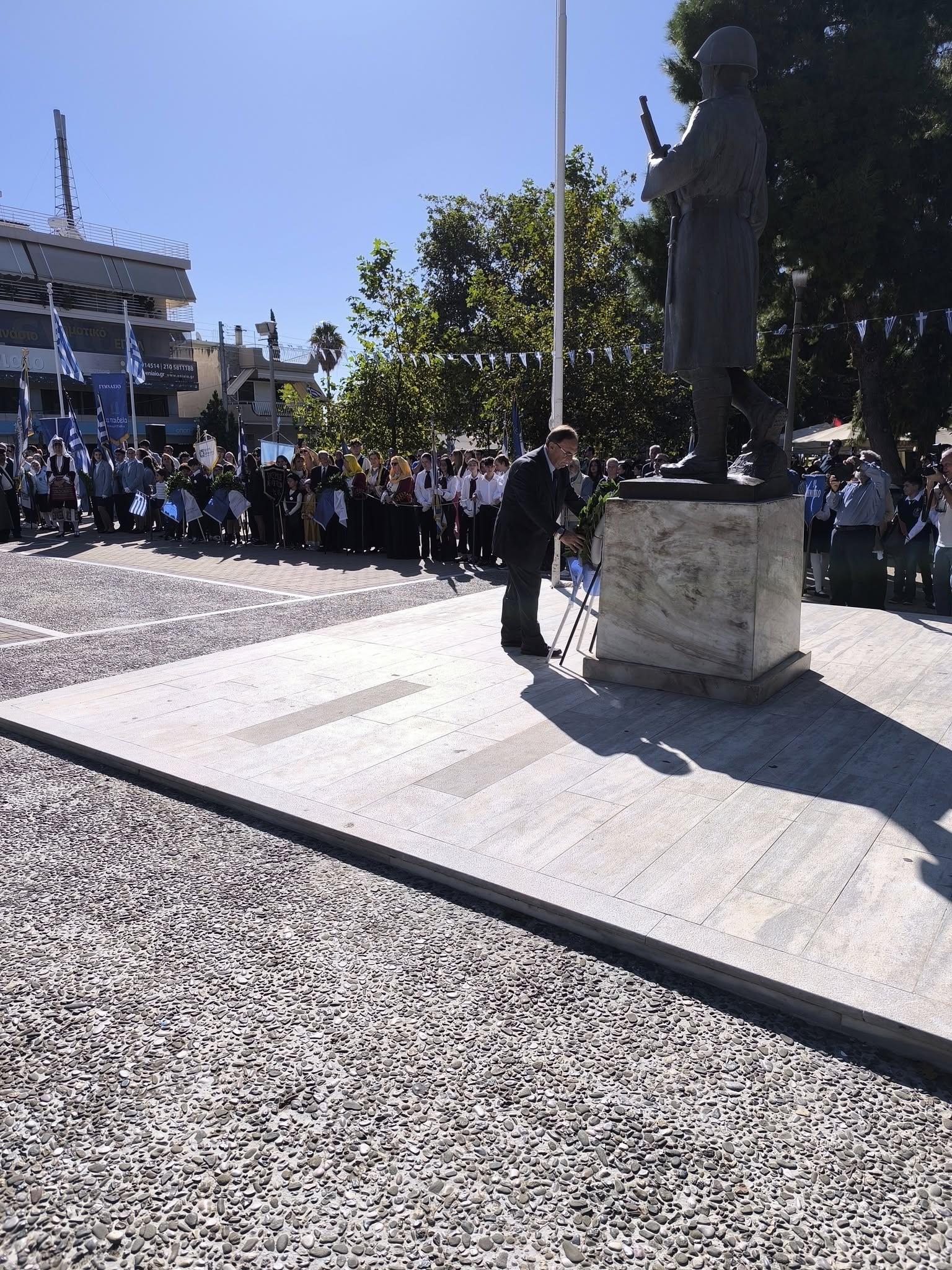 Με λαμπρότητα στο Χαϊδάρι οι εκδηλώσεις για την Εθνική Εορτή της 28ης Οκτωβρίου 8 Με λαμπρότητα στο Χαϊδάρι οι εκδηλώσεις για την Εθνική Εορτή της 28ης Οκτωβρίου 7
