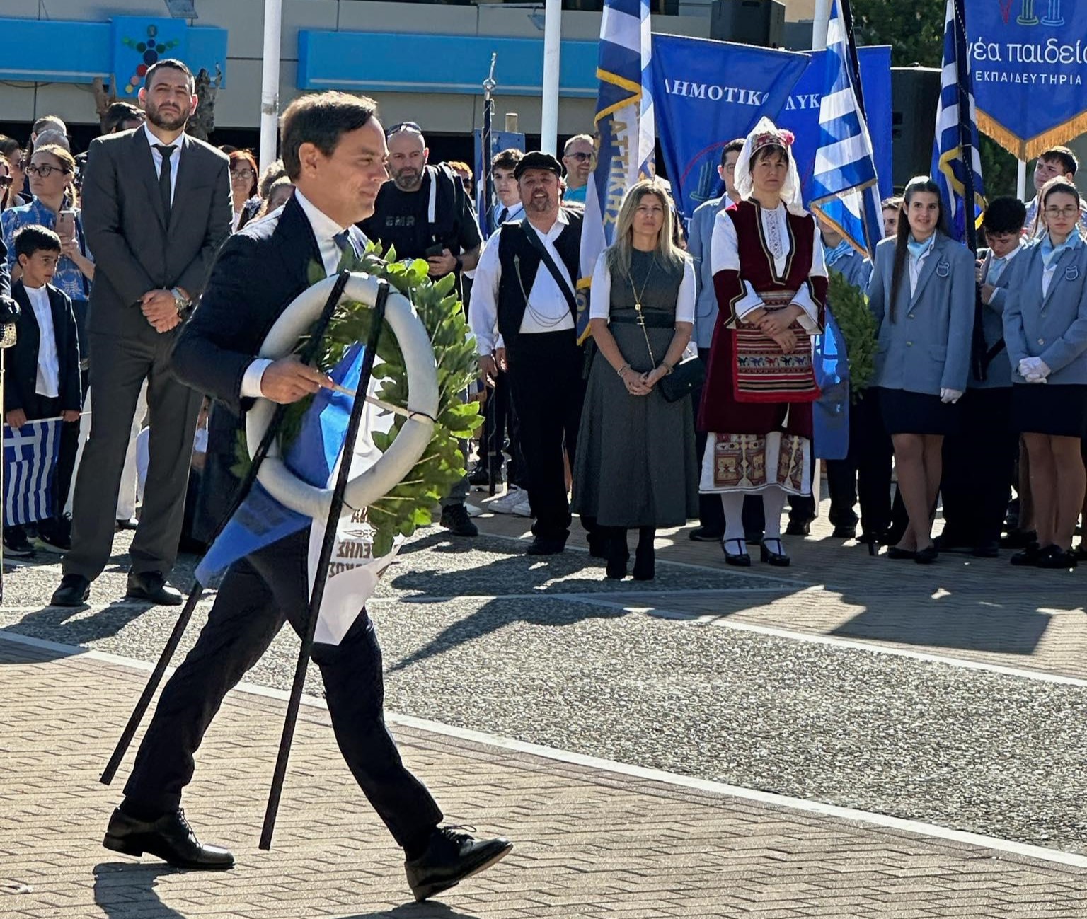 Με λαμπρότητα στο Χαϊδάρι οι εκδηλώσεις για την Εθνική Εορτή της 28ης Οκτωβρίου 10 Με λαμπρότητα στο Χαϊδάρι οι εκδηλώσεις για την Εθνική Εορτή της 28ης Οκτωβρίου 9