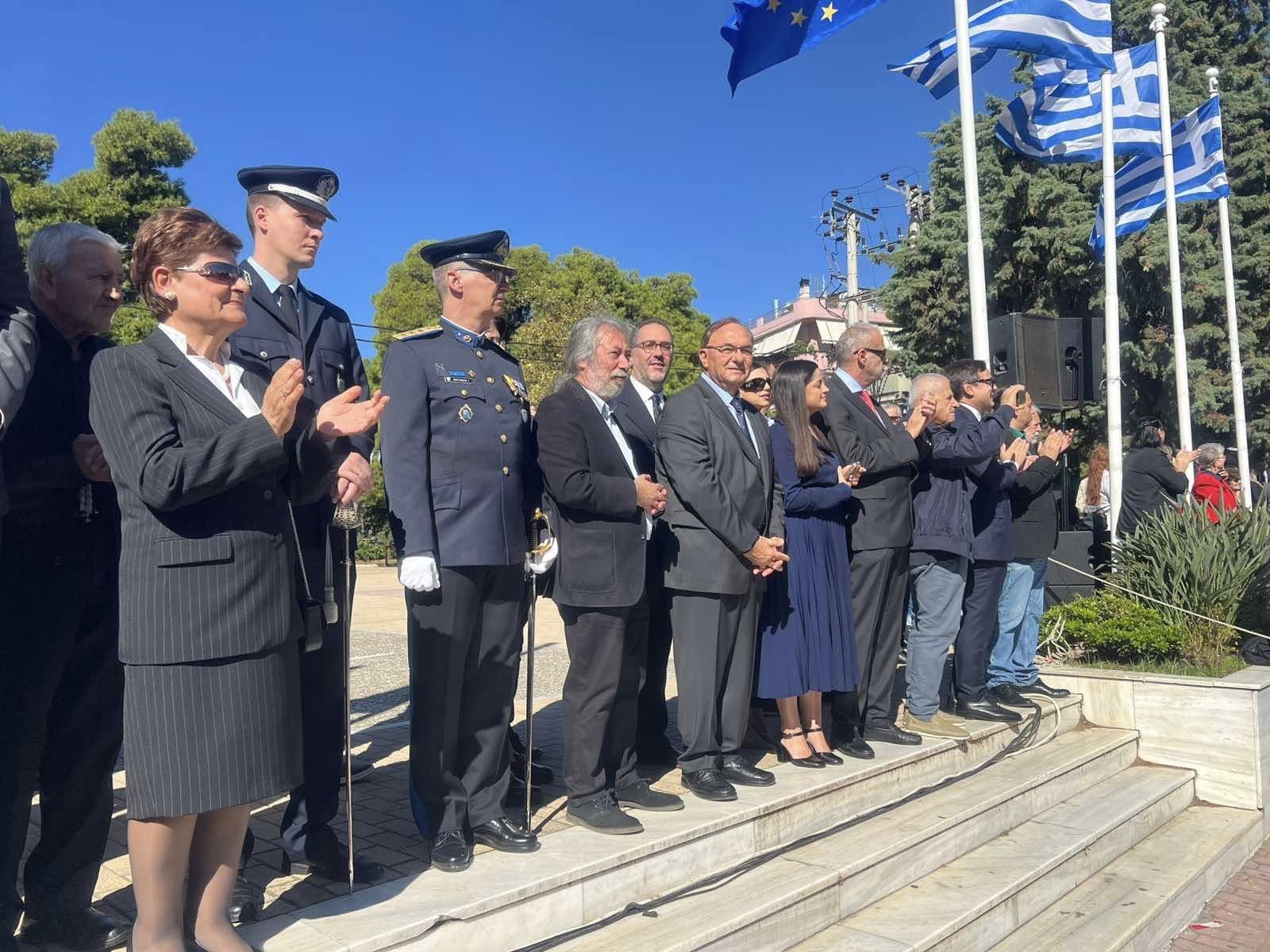 Με λαμπρότητα στο Χαϊδάρι οι εκδηλώσεις για την Εθνική Εορτή της 28ης Οκτωβρίου 18 Με λαμπρότητα στο Χαϊδάρι οι εκδηλώσεις για την Εθνική Εορτή της 28ης Οκτωβρίου 17