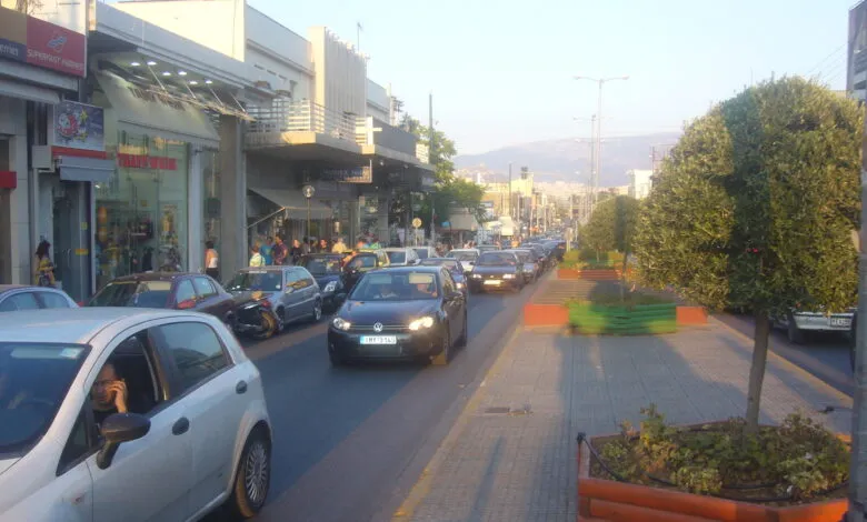 Επιχειρήσεις σε απόγνωση: Ερώτηση στη Βουλή για τα αλλεπάλληλα λουκέτα στην Ιερά Οδό 1