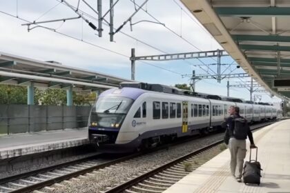 Ο λόγος που ΔΕΝ λειτουργεί ο Προαστιακός - Ανύπαρκτες συγκοινωνίες, πεταμένα λεφτά - Βίντεο 5
