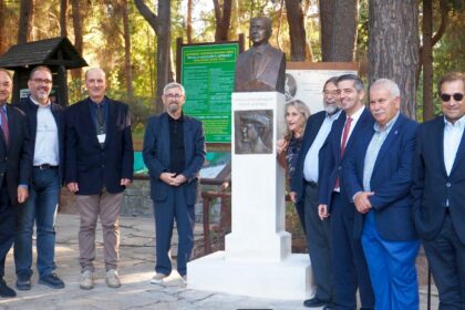 Τιμήθηκαν οι κληροδότες του Διομήδειου Κήπου - Αποκαλυπτήρια προτομής 4 Τιμήθηκαν οι κληροδότες του Διομήδειου Κήπου - Αποκαλυπτήρια προτομής 3