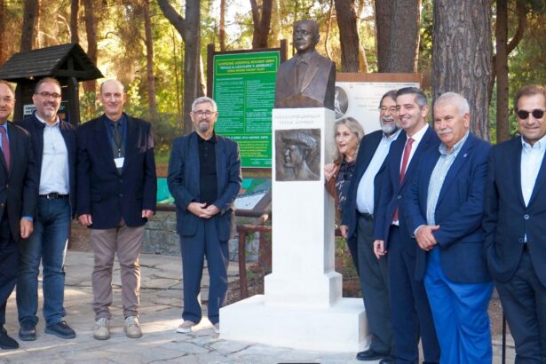 Τιμήθηκαν οι κληροδότες του Διομήδειου Κήπου - Αποκαλυπτήρια προτομής 3