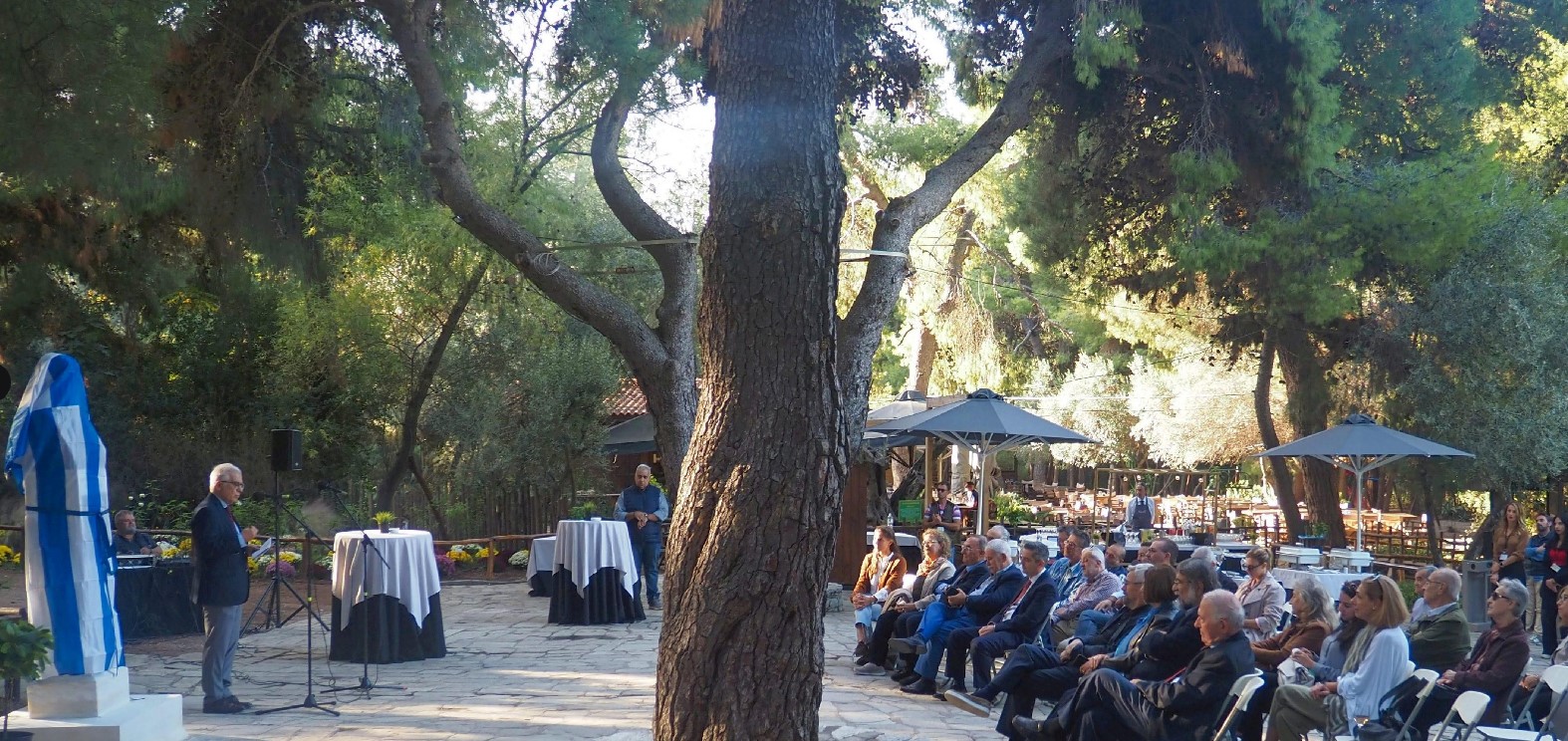 Τιμήθηκαν οι κληροδότες του Διομήδειου Κήπου - Αποκαλυπτήρια προτομής 8 Τιμήθηκαν οι κληροδότες του Διομήδειου Κήπου - Αποκαλυπτήρια προτομής 7