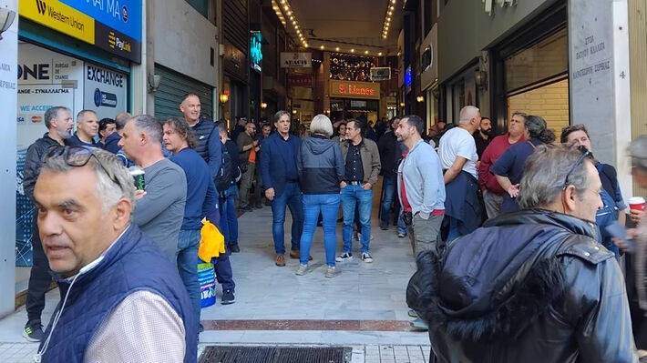 Η δημοτική αρχή στην κινητοποίηση κατά του κλεισίματος των ΕΛΤΑ 4 Η δημοτική αρχή στην κινητοποίηση κατά του κλεισίματος των ΕΛΤΑ 3