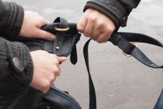 "Μαϊμού" ντελιβεράς άρπαζε τσάντες από γυναίκες - Τραυμάτισε μία σοβαρά 38