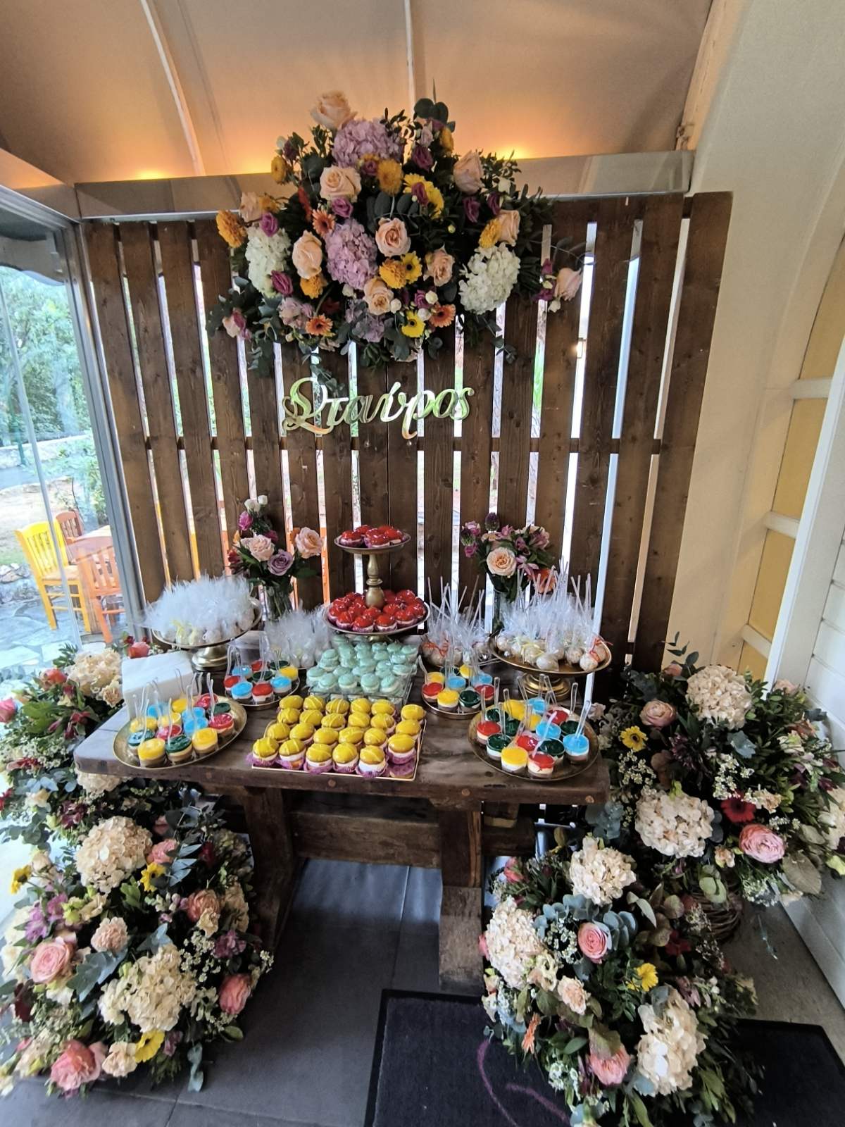 «Γιορτή»: Το ιδανικό εστιατόριο για μια αξέχαστη βάπτιση 10 «Γιορτή»: Το ιδανικό εστιατόριο για μια αξέχαστη βάπτιση 9