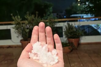 Χοντρό χαλάζι στο Χαϊδάρι, προβλήματα στην Αττική από την Adel 29