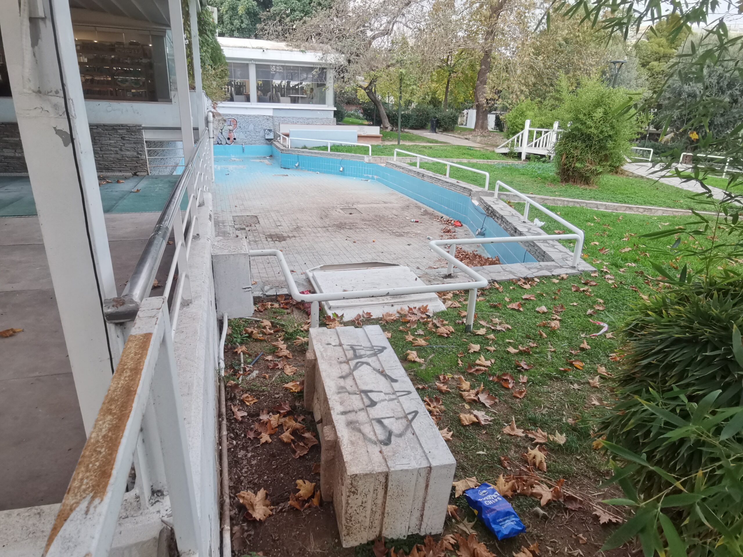 Δημοτική Βιβλιοθήκη: Άγος στην καρδιά της πόλης και του πολιτισμού 15