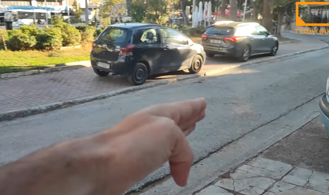 Αυτοψία στο Γαϊδουρόρεμα: Πλατεία Ηρώων, Αγία Μαρίνα, River West - Βίντεο 4 Αυτοψία στο Γαϊδουρόρεμα: Πλατεία Ηρώων, Αγία Μαρίνα, River West - Βίντεο 3