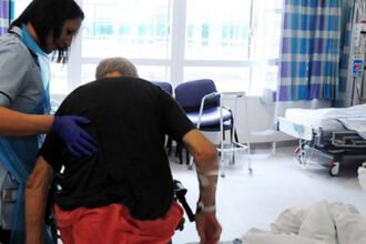 Παράνομες αποκλειστικές στο Αττικόν - Επιχείρηση της Αστυνομίας 29