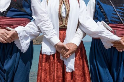 Μαθήματα παραδοσιακών χορών στη Στέγη Πολιτισμού Χαϊδαρίου 21