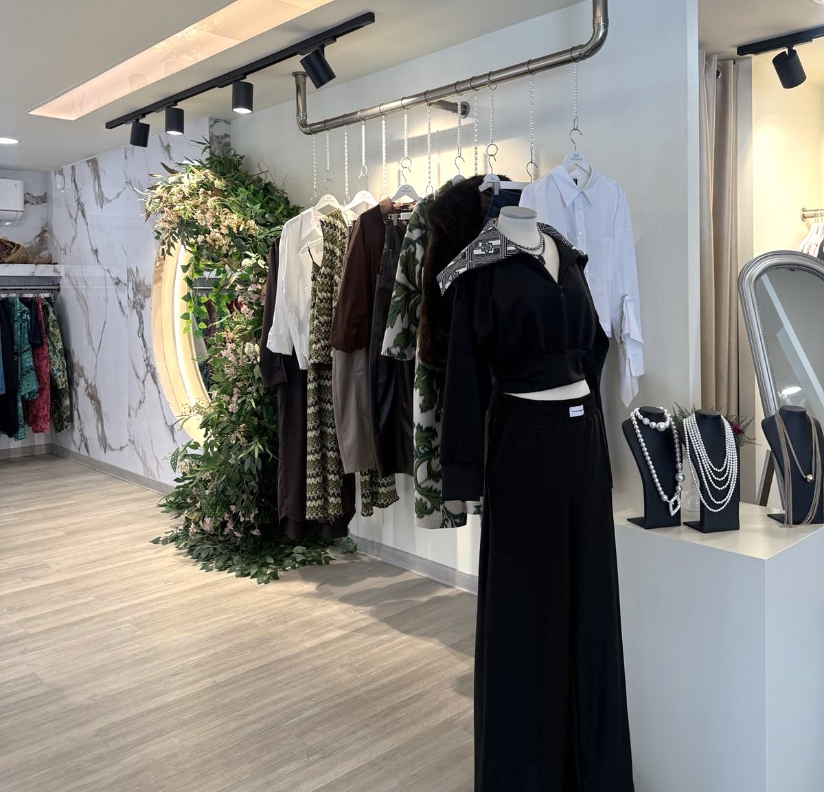 Το Mirarme Fashion Spot γιορτάζει 3 χρόνια μόδας, λάμψης και στυλ με Bazzar party! 3