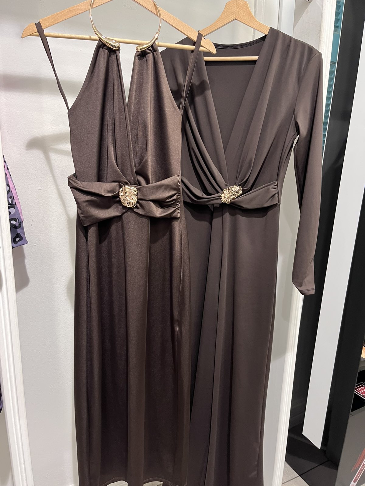 Δείτε τη λαμπερή συλλογή ρούχων του Be Queen και βρείτε το outfit σας για κάθε στιγμή των γιορτών! 14 Δείτε τη λαμπερή συλλογή ρούχων του Be Queen και βρείτε το outfit σας για κάθε στιγμή των γιορτών! 13